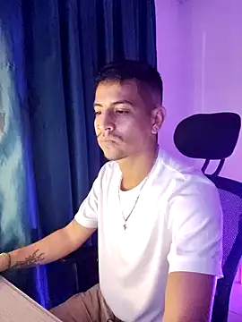 Snapshot of Juann-cock chatting on November 20, 3:50 am Juann-cock online show from November 20, 3:50 am