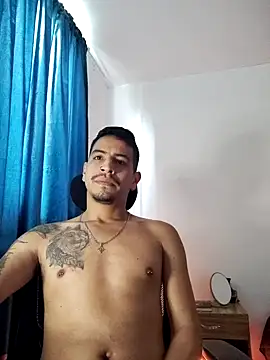 Snapshot of Juann-cock chatting on November 28, 1:58 pm Juann-cock online show from November 28, 1:58 pm