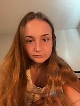 MadilynX777 online show from October 12, 6:18 pm