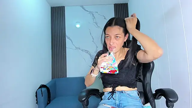 Snapshot of ShaunaDream chatting on September 25, 2:37 am ShaunaDream online show from September 25, 2:37 am