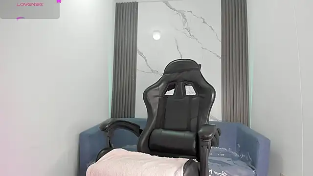 Snapshot of ShaunaDream chatting on October 2, 3:13 am ShaunaDream online show from October 2, 3:13 am