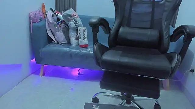 Snapshot of ShaunaDream chatting on October 5, 3:49 am ShaunaDream online show from October 5, 3:49 am