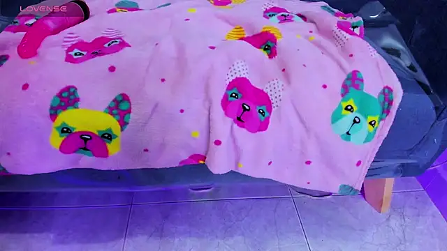 Snapshot of ShaunaDream chatting on October 10, 3:11 pm ShaunaDream online show from October 10, 3:11 pm