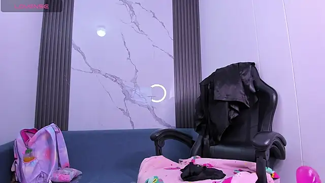 Snapshot of ShaunaDream chatting on October 11, 4:01 am ShaunaDream online show from October 11, 4:01 am