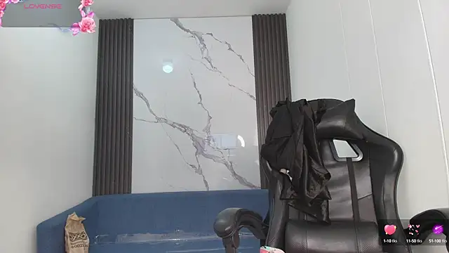 Snapshot of ShaunaDream chatting on October 16, 5:08 am ShaunaDream online show from October 16, 5:08 am