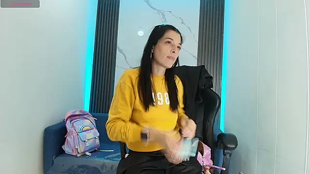 Snapshot of ShaunaDream chatting on October 18, 5:10 am ShaunaDream online show from October 18, 5:10 am