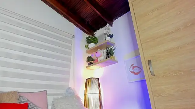 sara madrid online show from March 30, 11:44 am