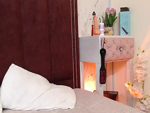 Snapshot of VioletxBloom chatting on September 17, 9:05 pm VioletxBloom online show from September 17, 9:05 pm