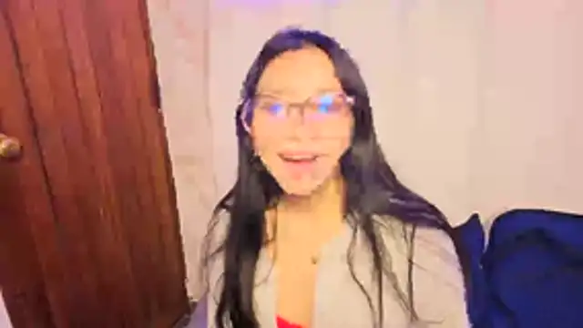 Snapshot of VioletxBloom chatting on November 16, 7:08 pm VioletxBloom online show from November 16, 7:08 pm