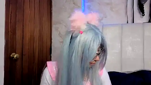 Snapshot of VioletxBloom chatting on November 30, 10:14 pm VioletxBloom online show from November 30, 10:14 pm