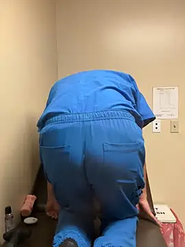 Snapshot of beenastyy chatting on October 2, 5:25 am beenastyy online show from October 2, 5:25 am