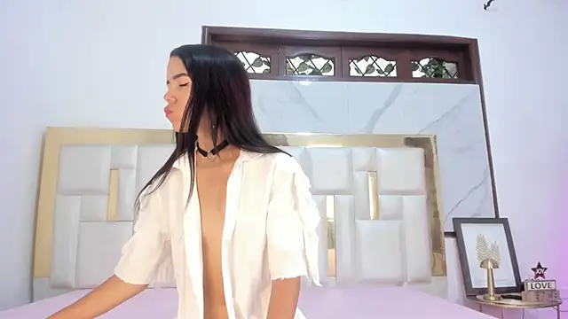 Snapshot of HilaryStarkx chatting on September 21, 2:40 pm HilaryStarkx online show from September 21, 2:40 pm