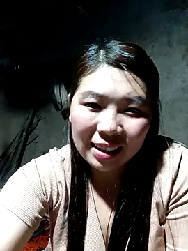 quynhkoolbae online show from December 5, 1:31 pm