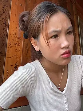 Snapshot of May_nhi chatting on June 19, 4:06 am May nhi online show from June 19, 4:06 am