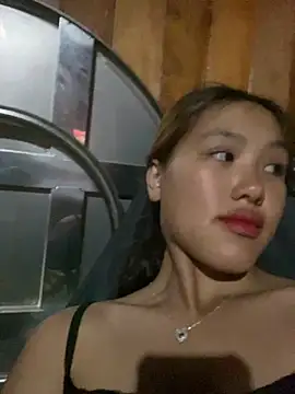 Snapshot of May_nhi chatting on July 18, 1:26 pm May nhi online show from July 18, 1:26 pm