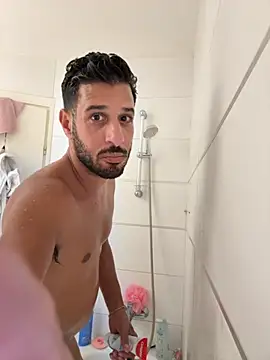 Snapshot of husbandandwifetobe chatting on September 18, 10:56 pm husbandandwifetobe online show from September 18, 10:56 pm