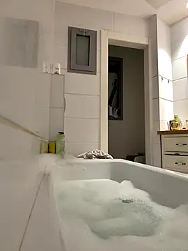 Snapshot of husbandandwifetobe chatting on October 18, 7:03 pm husbandandwifetobe online show from October 18, 7:03 pm