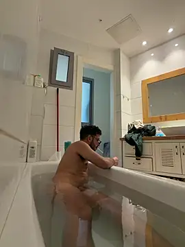 Snapshot of husbandandwifetobe chatting on December 20, 1:18 pm husbandandwifetobe online show from December 20, 1:18 pm