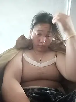 miumiu 00 online show from February 24, 1:20 pm