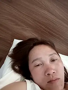 miumiu 00 online show from April 2, 1:20 pm