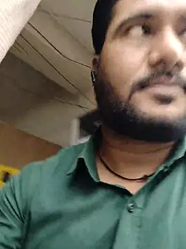 Snapshot of VijayLover69 chatting on October 28, 9:46 am VijayLover69 online show from October 28, 9:46 am