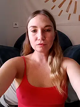 KisaVixen online show from September 24, 8:50 am