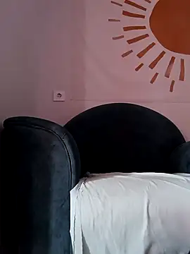 KisaVixen online show from December 4, 9:51 am