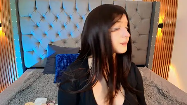 Suxan White  online show from March 26, 12:11 pm