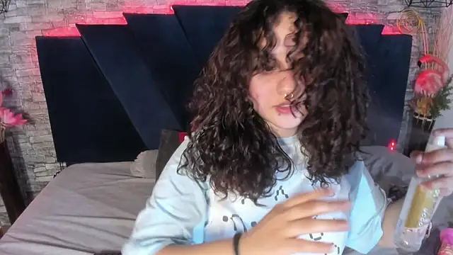 Suxan White  online show from April 12, 12:21 pm