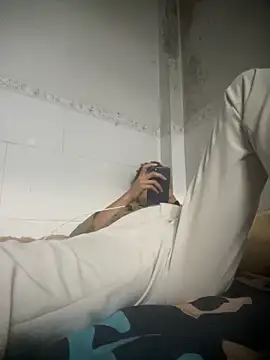 linh21107 online show from November 25, 11:27 pm