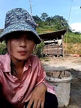 linda bae00 online show from October 12, 1:37 am