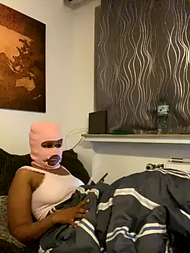 Snapshot of BadgirlnDaddy chatting on November 3, 7:37 pm BadgirlnDaddy online show from November 3, 7:37 pm