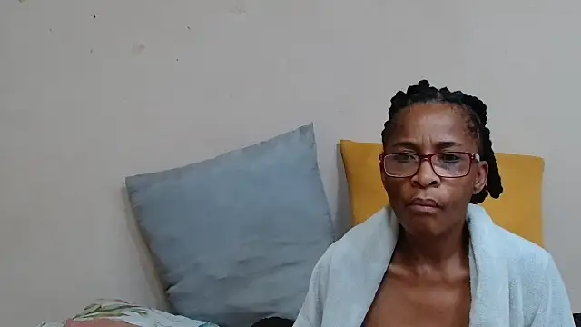 Snapshot of SugarPoppy24xxx chatting on October 11, 8:46 am SugarPoppy24xxx online show from October 11, 8:46 am