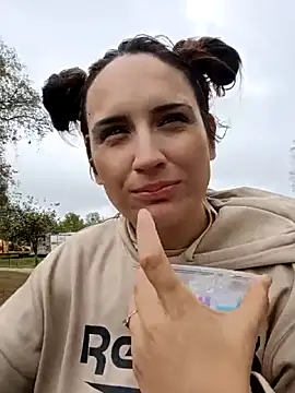 lillylooney online show from September 24, 8:12 pm