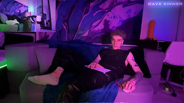 Snapshot of davesinner chatting on May 30, 9:34 pm davesinner online show from May 30, 9:34 pm