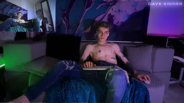 Snapshot of davesinner chatting on June 1, 2:24 am davesinner online show from June 1, 2:24 am