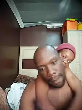 Snapshot of TinnyVsGiant chatting on November 1, 10:17 am TinnyVsGiant online show from November 1, 10:17 am