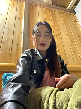 phungtiti online show from November 21, 1:32 pm