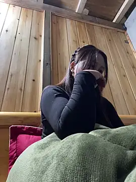 phungtiti online show from March 6, 2:46 pm