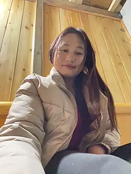 phungtiti online show from March 8, 2:10 pm