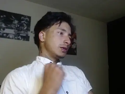 Snapshot of derek_devil24 chatting on May 29, 5:38 am derek devil24 online show from May 29, 5:38 am
