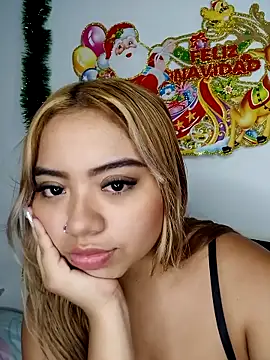 Emily  Hott online show from December 19, 3:02 am