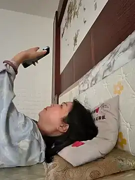 lingling5200 online show from May 16, 4:09 am