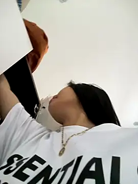 Miumieu online show from November 13, 4:00 am