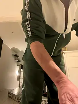 AZOPMOB18999 online show from December 3, 7:56 pm