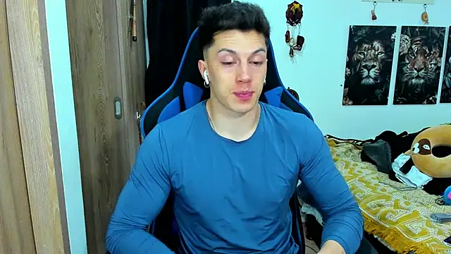 Snapshot of javiersexymann chatting on December 23, 2:35 am javiersexymann online show from December 23, 2:35 am