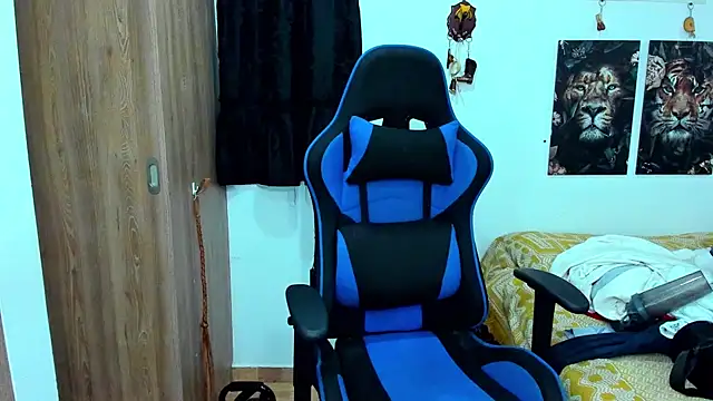 Snapshot of javiersexymann chatting on January 9, 11:02 pm javiersexymann online show from January 9, 11:02 pm