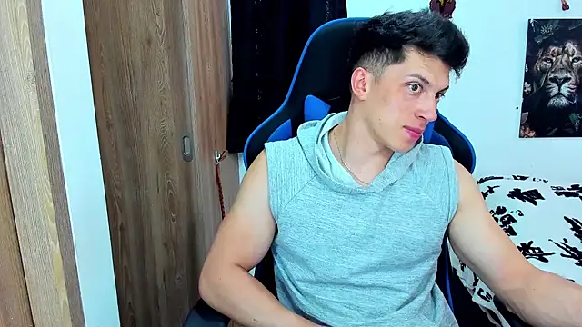 Snapshot of javiersexymann chatting on February 10, 8:31 pm javiersexymann online show from February 10, 8:31 pm