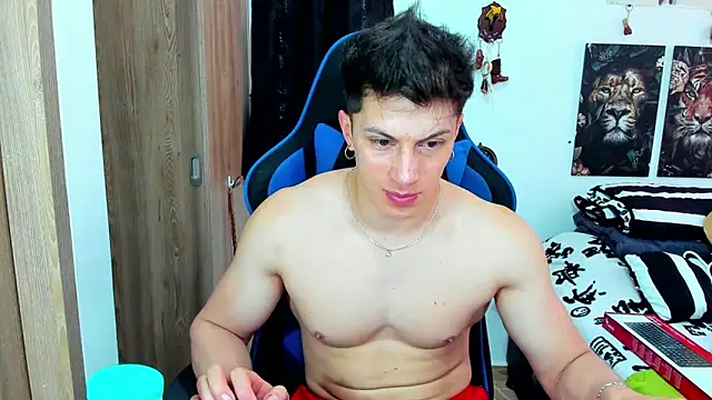 Snapshot of javiersexymann chatting on February 14, 8:05 pm javiersexymann online show from February 14, 8:05 pm