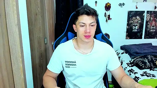 Snapshot of javiersexymann chatting on February 17, 5:32 pm javiersexymann online show from February 17, 5:32 pm